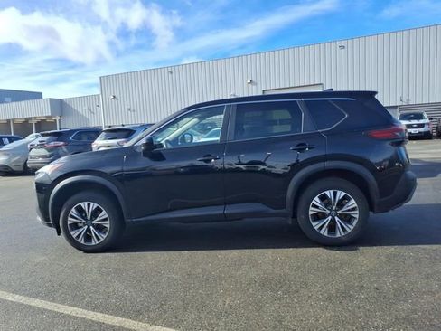 Used 2023 Nissan Rogue SV image 8