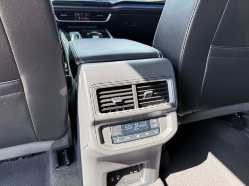 Used 2024 Volkswagen Atlas SEL Premium R-Line AWD/4WD image 17