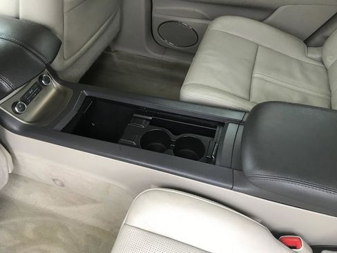 Used 2012 Lincoln MKT AWD/4WD image 19