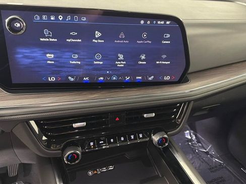 Certified 2025 Chevrolet Suburban Z71 AWD/4WD image 23