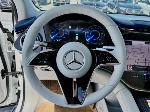 New 2026 Mercedes-Benz EQS 550 4MATIC SUV image 22