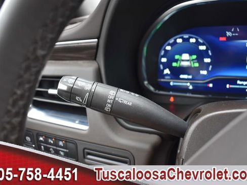 Used 2024 Chevrolet Tahoe Z71 w/ Luxury Package AWD/4WD image 39