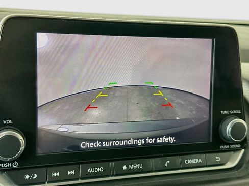 Used 2025 Nissan Rogue SV FWD image 19