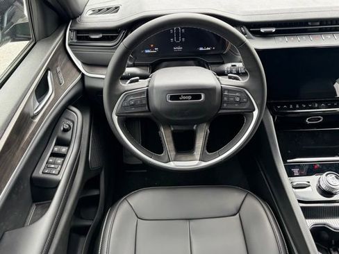 New 2026 Jeep Grand Cherokee L Limited AWD/4WD image 36