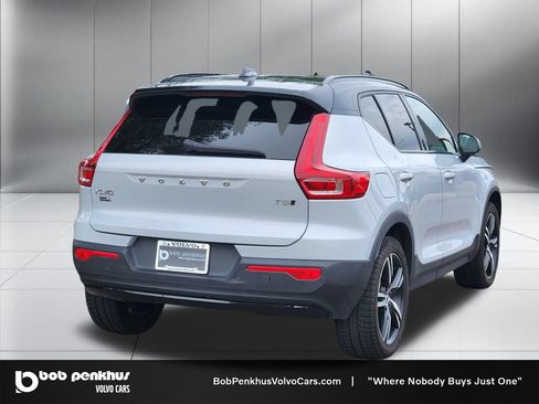 Used 2022 Volvo XC40 T5 R-Design AWD/4WD image 25