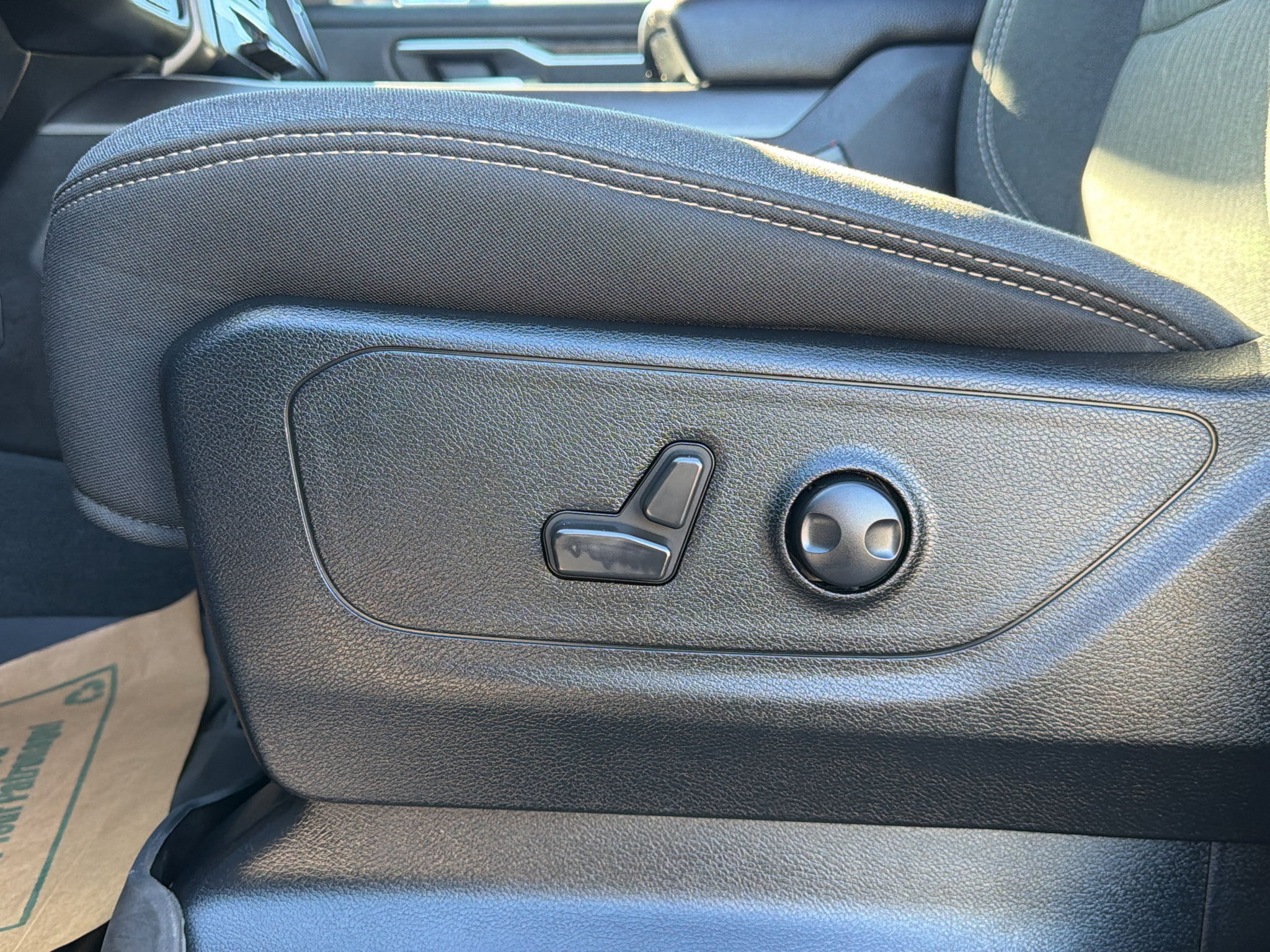 Used 2022 RAM 1500 Big Horn AWD/4WD image 15