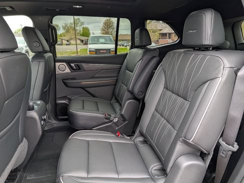 New 2026 Buick Enclave Avenir w/ Super Cruise Package AWD/4WD image 35