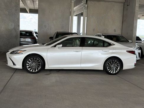 Used 2025 Lexus ES 300h Ultra Luxury FWD image 1