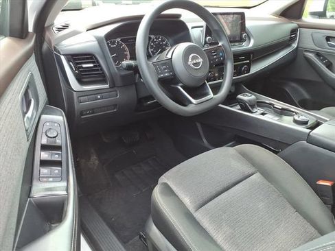 Used 2022 Nissan Rogue SV AWD/4WD image 16