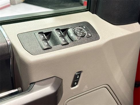 Used 2019 Ford F150 XLT image 14