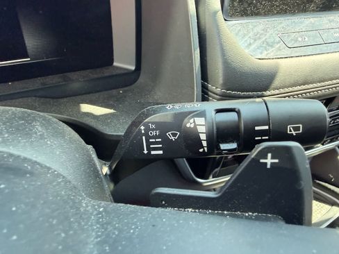 Used 2024 Nissan Rogue Platinum w/ Platinum Premium Package FWD image 11