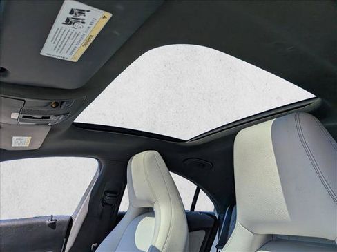 Used 2018 Mercedes-Benz CLA 250 image 16