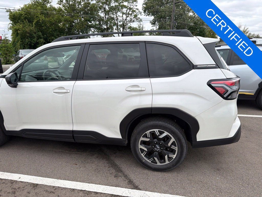 Used 2025 Subaru Forester Premium AWD/4WD image 6