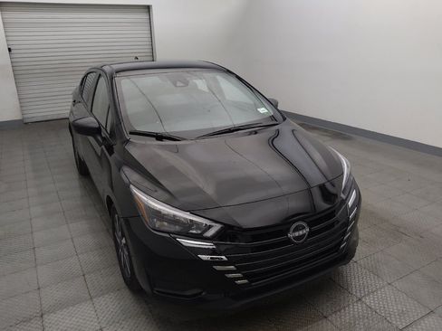Used 2025 Nissan Versa SV FWD image 14