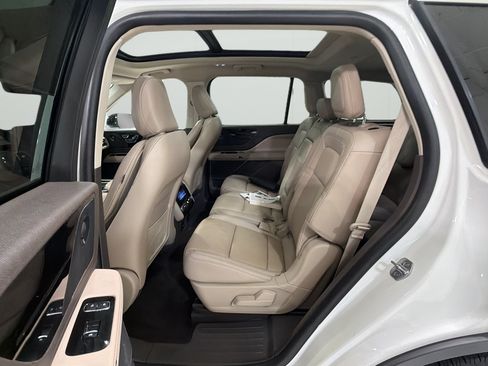 Used 2023 Lincoln Aviator Reserve w/ Equipment Group 201A AWD/4WD image 19
