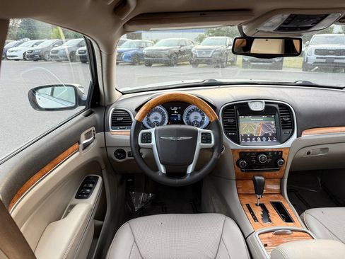Used 2014 Chrysler 300 C RWD image 35