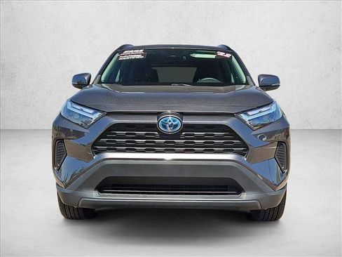 Used 2022 Toyota RAV4 XLE image 2