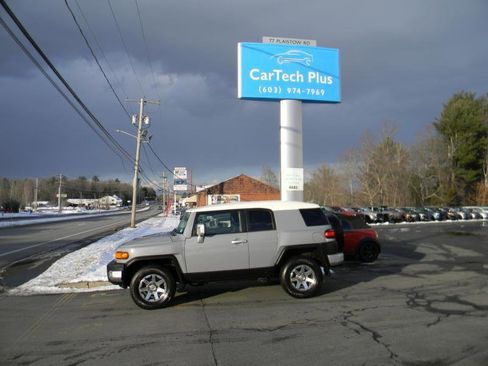 Used 2014 Toyota FJ Cruiser 4WD w/ Upgrade Package image 9