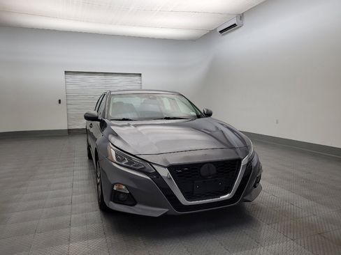 Used 2019 Nissan Altima 2.5 SV image 14