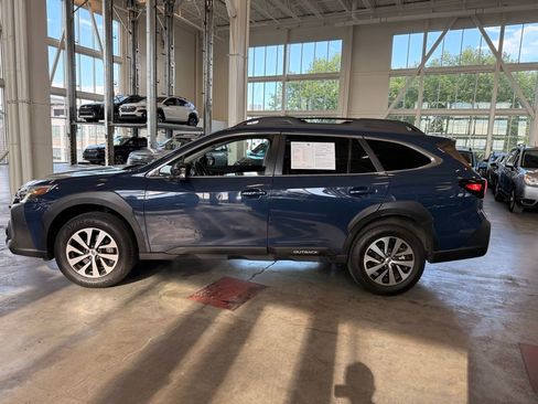 Used 2024 Subaru Outback Premium AWD/4WD image 6