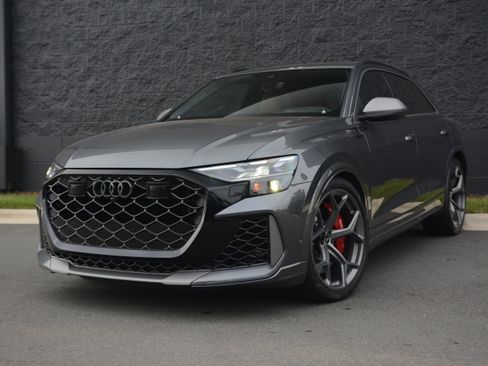Used 2025 Audi RS Q8 performance AWD/4WD image 45
