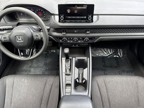 Used 2023 Honda Accord EX image 17