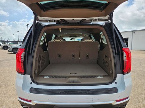 New 2026 GMC Yukon XL Denali RWD image 4