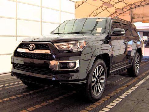 Used 2017 Toyota 4Runner Limited image 5