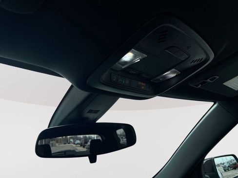 Certified 2023 Chevrolet Traverse LT image 34