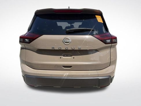 Used 2025 Nissan Rogue SV w/ SV Premium Package FWD image 15