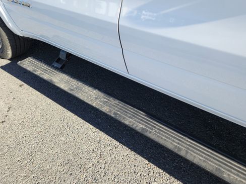 New 2026 RAM 1500 Laramie AWD/4WD image 23