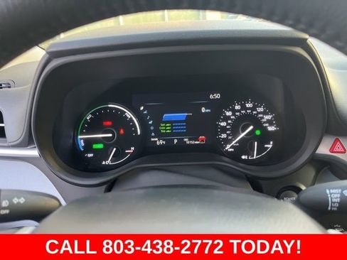 Used 2025 Toyota Sienna XLE FWD image 21