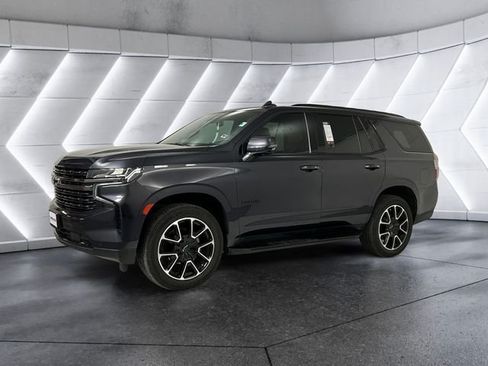 Used 2022 Chevrolet Tahoe RST w/ Luxury Package AWD/4WD image 3