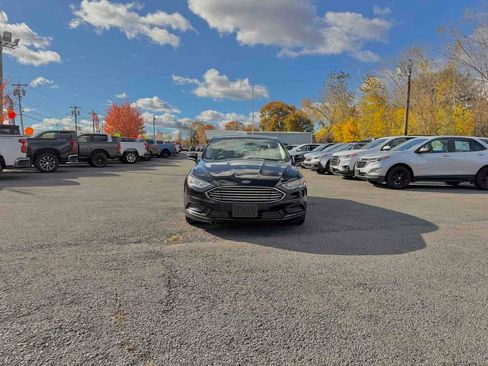 Used 2018 Ford Fusion S image 3