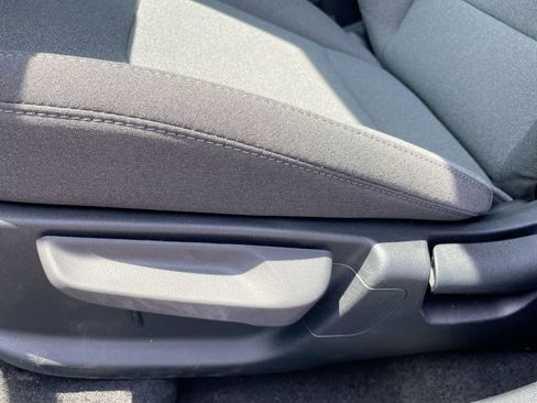 Used 2025 Kia K4 LX image 38