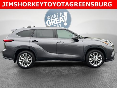 Used 2021 Toyota Highlander Limited image 2