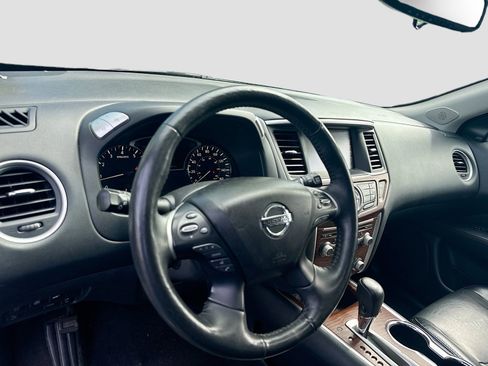 Used 2020 Nissan Pathfinder Platinum AWD/4WD image 9