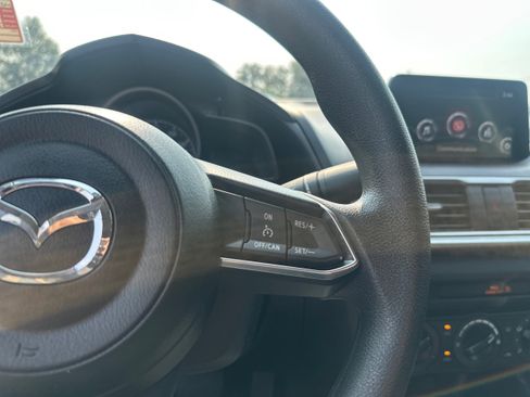 Used 2018 MAZDA MAZDA3 Sport FWD image 30