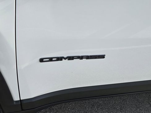 Used 2025 Jeep Compass Trailhawk AWD/4WD image 7