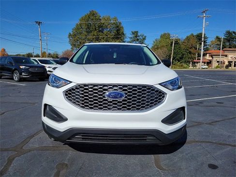 New 2024 Ford Edge SE image 2