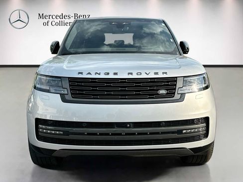 Used 2025 Land Rover Range Rover SE AWD/4WD image 2