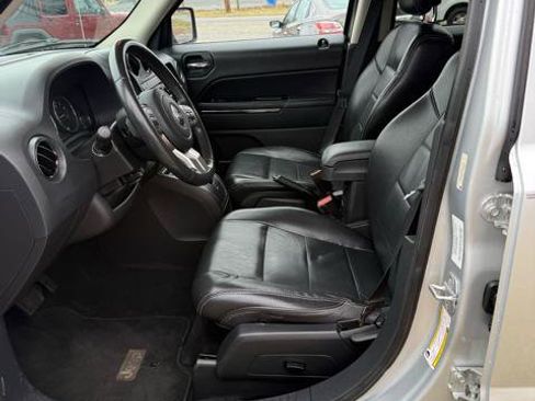 Used 2011 Jeep Patriot Latitude w/ Sun/Sound Group image 11