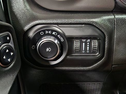 Used 2021 Jeep Wrangler Unlimited Sport AWD/4WD image 41