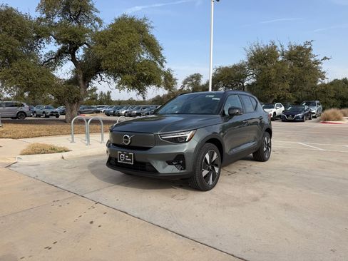 New 2026 Volvo EX40 Plus w/ Protection Package Premier image 2