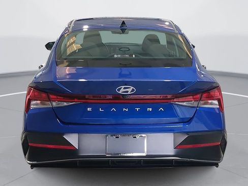 Certified 2024 Hyundai Elantra SEL w/ Convenience Package FWD image 6