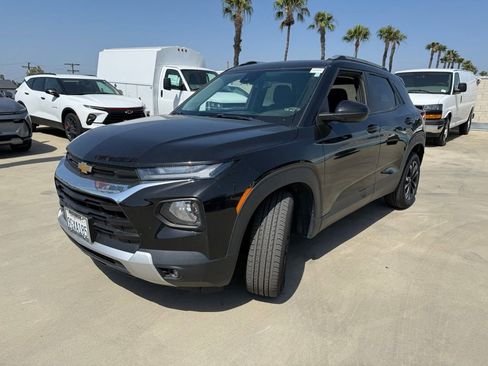 Used 2023 Chevrolet TrailBlazer LT FWD image 3