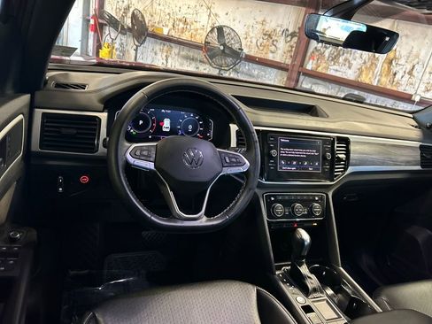 Used 2022 Volkswagen Atlas Cross Sport SE w/ Panoramic Sunroof Package image 28