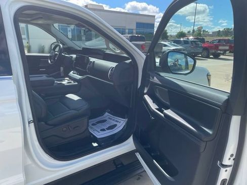 New 2026 Ford Expedition Max Platinum w/ Driver's Package AWD/4WD image 14