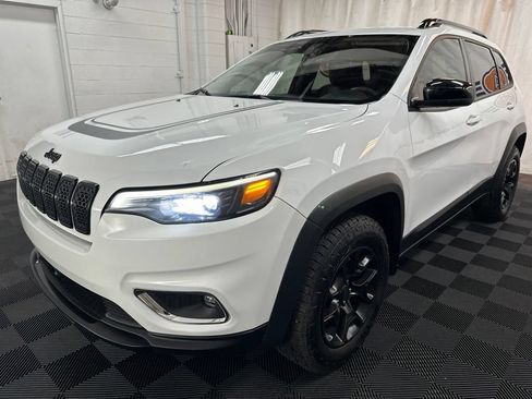 Used 2022 Jeep Cherokee Latitude AWD/4WD image 4