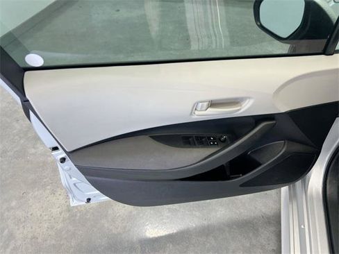Certified 2022 Toyota Corolla LE image 14